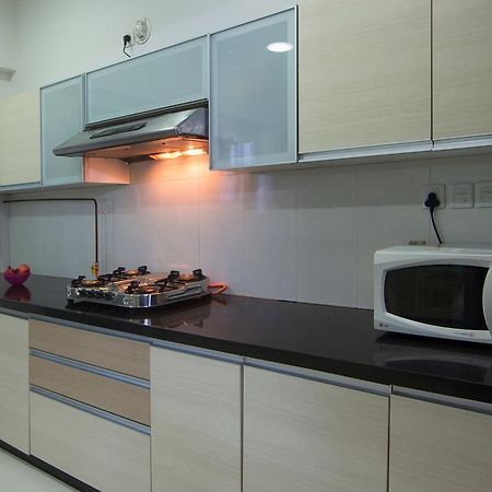 Amanora Park Town Bed & Breakfast Pune Bagian luar foto