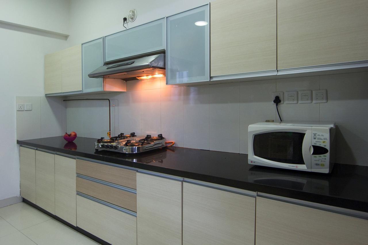 Amanora Park Town Bed & Breakfast Pune Bagian luar foto